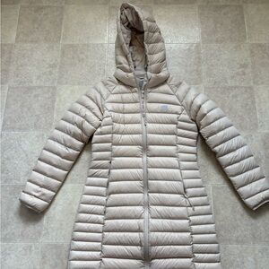 Roots down packable jacket